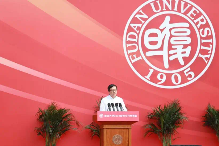 从气象预测到心脏诊疗：科学智能时代，这家新型机构如何携手高校用AI驱动科研范式变革