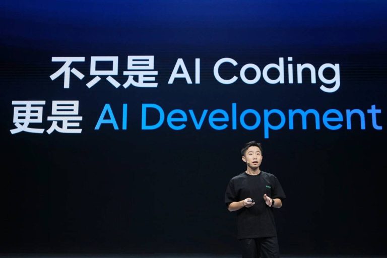 字节跳动技术副总裁洪定坤：TRAE 想做 AI Development