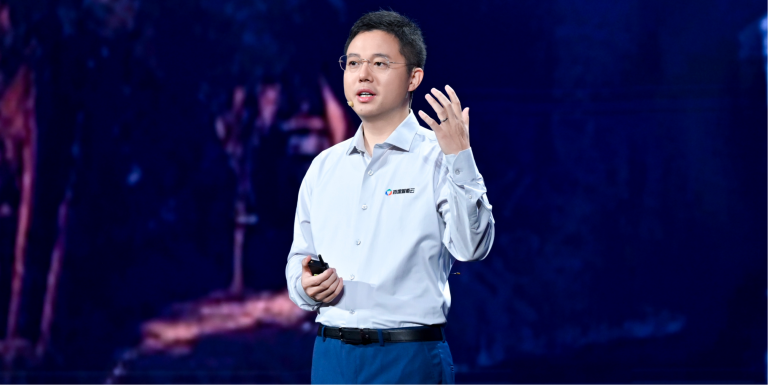 来和数字员工「AI吴彦祖」聊聊天，百度智能云重磅升级百舸5.0、千帆4.0